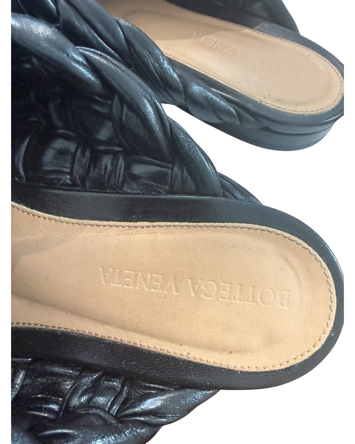 Pre-Loved Bottega Veneta Black Leather Sandals