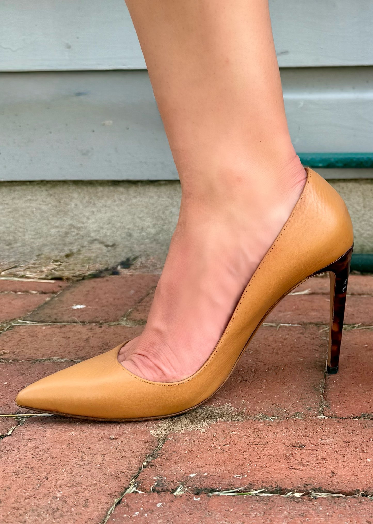 Vintage Ralph Lauren Purple Label Chestnut Brown Leather Pumps with Tortoise Shell Heel