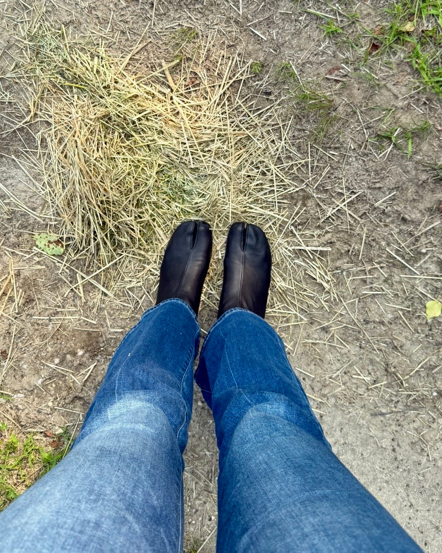 Pre-Loved Maison Margiela Black Tabi Low Boots