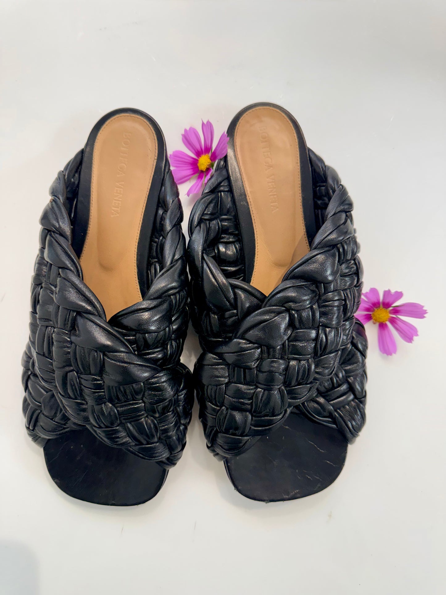 Pre-Loved Bottega Veneta Black Leather Sandals