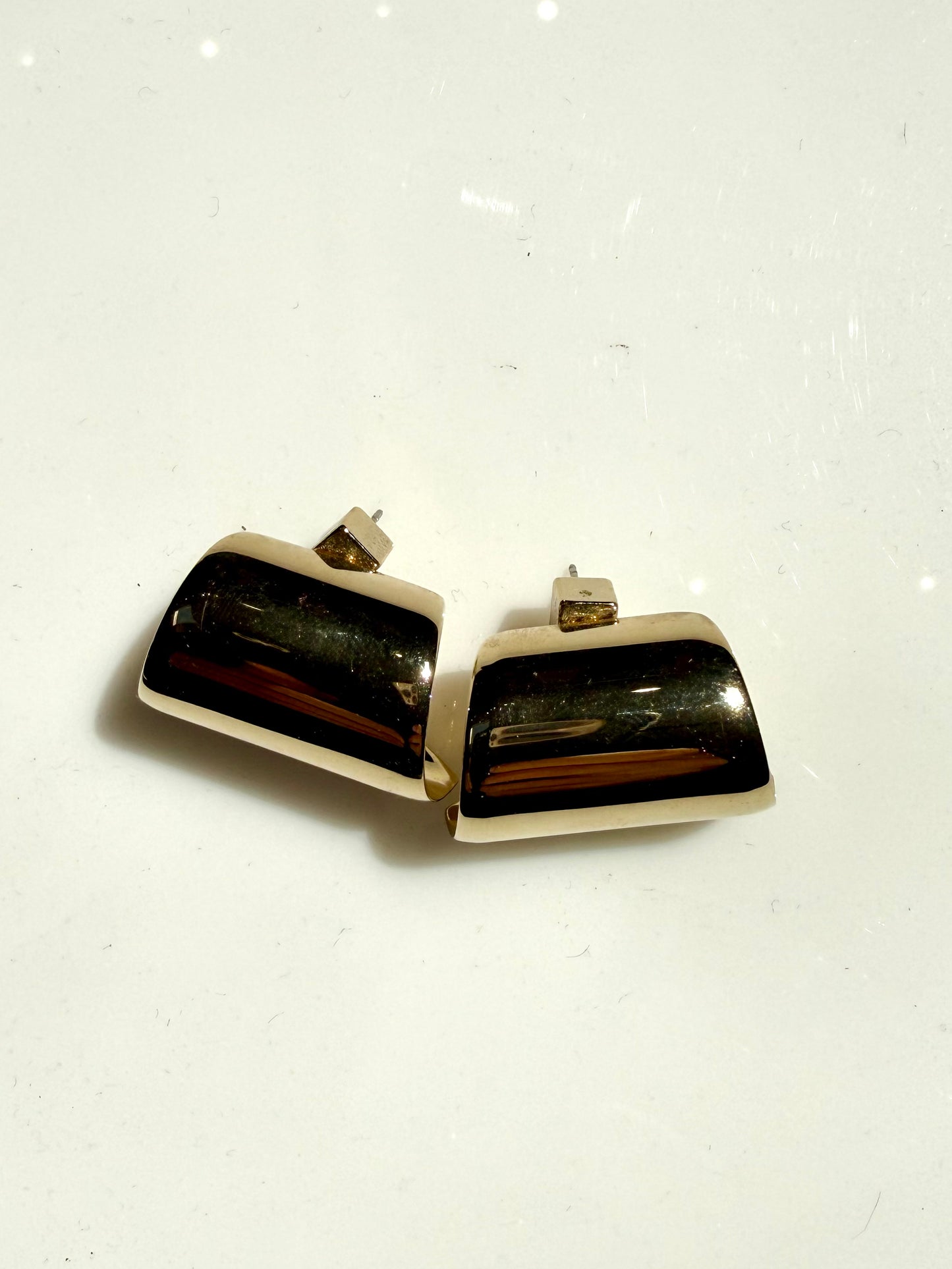 Pre-Loved Lafayette 148 Gold Earrings