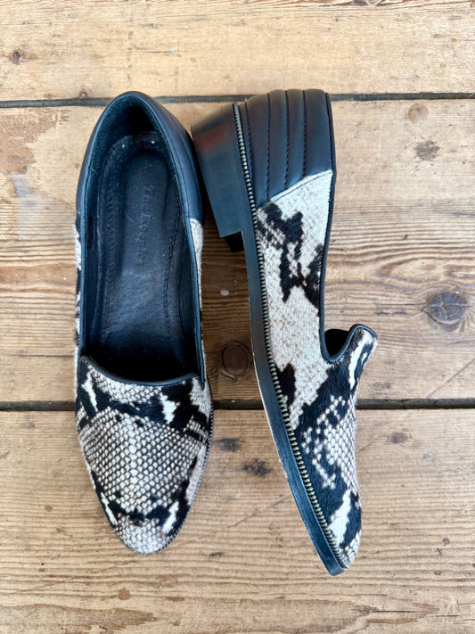 Pre-Loved The Kooples Calfskin Loafers