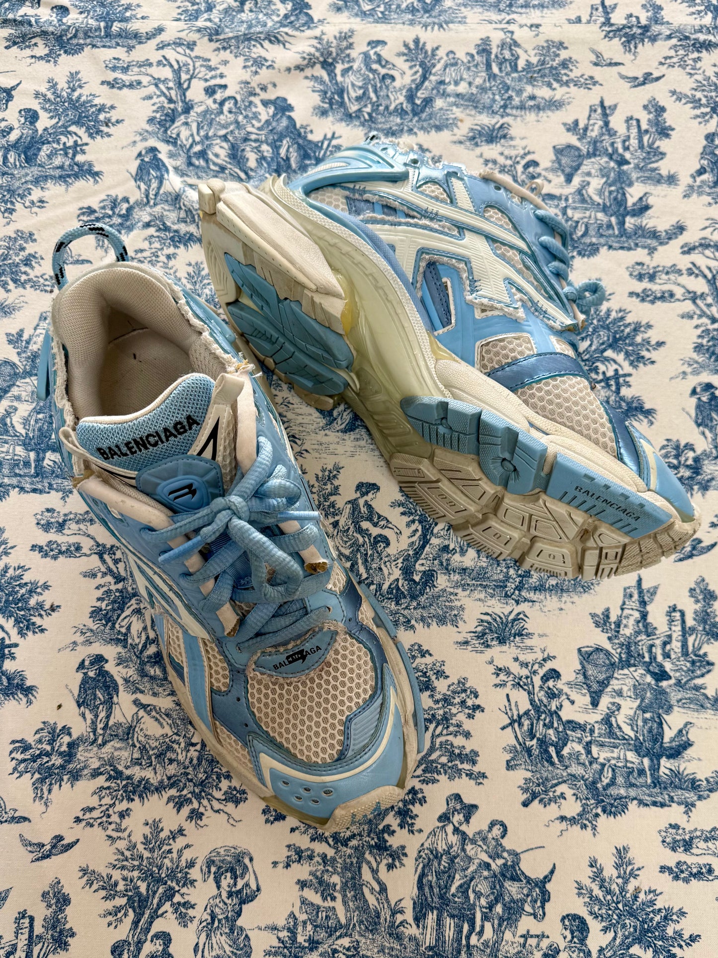 Pre-Loved Balenciaga Runner Sneakers