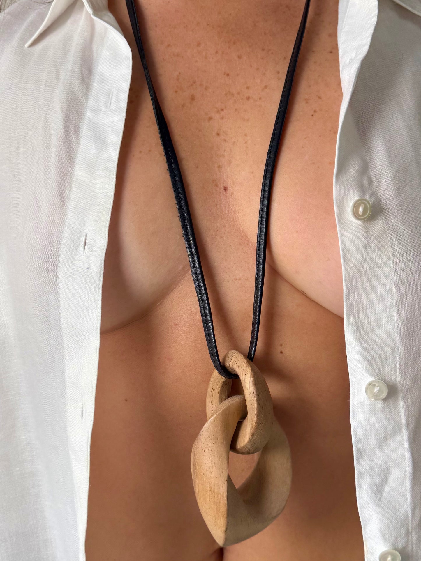 Pre-Loved Monies Long Wooden Pendant Necklace