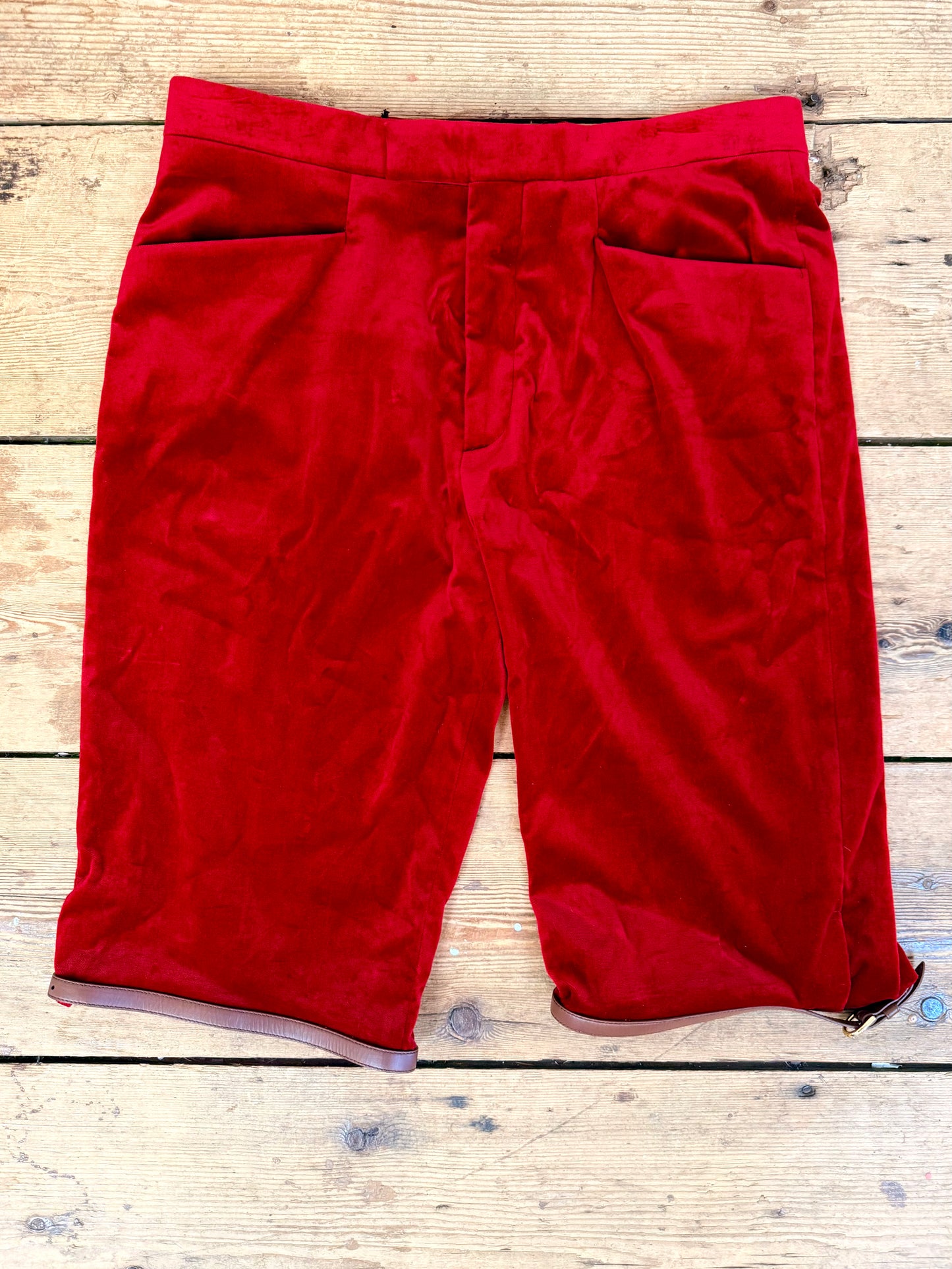 Pre-Loved Gucci Red Velvet Shorts