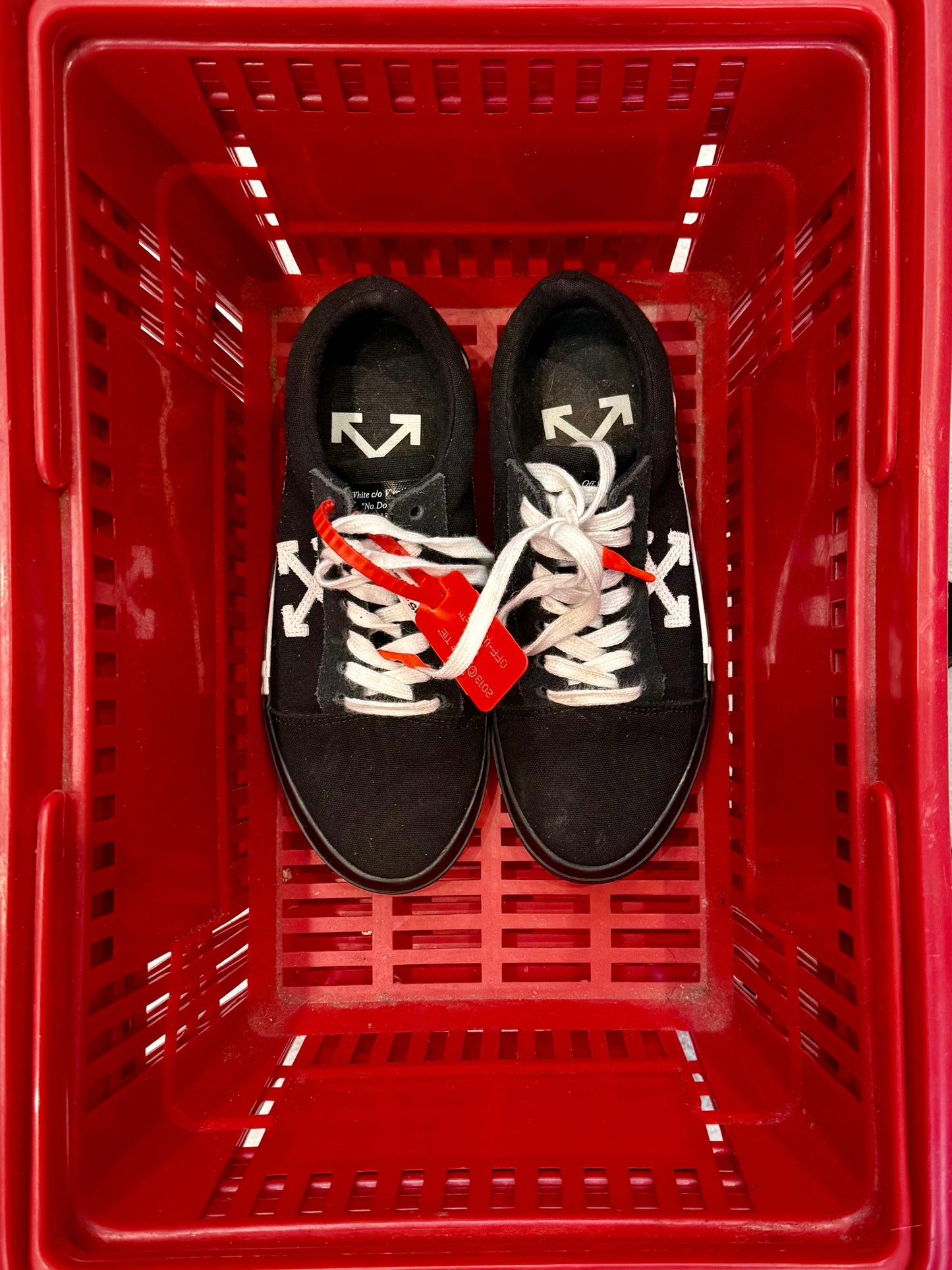 Pre-Loved 2018 Off-White Vulc Low Top Black Sneakers