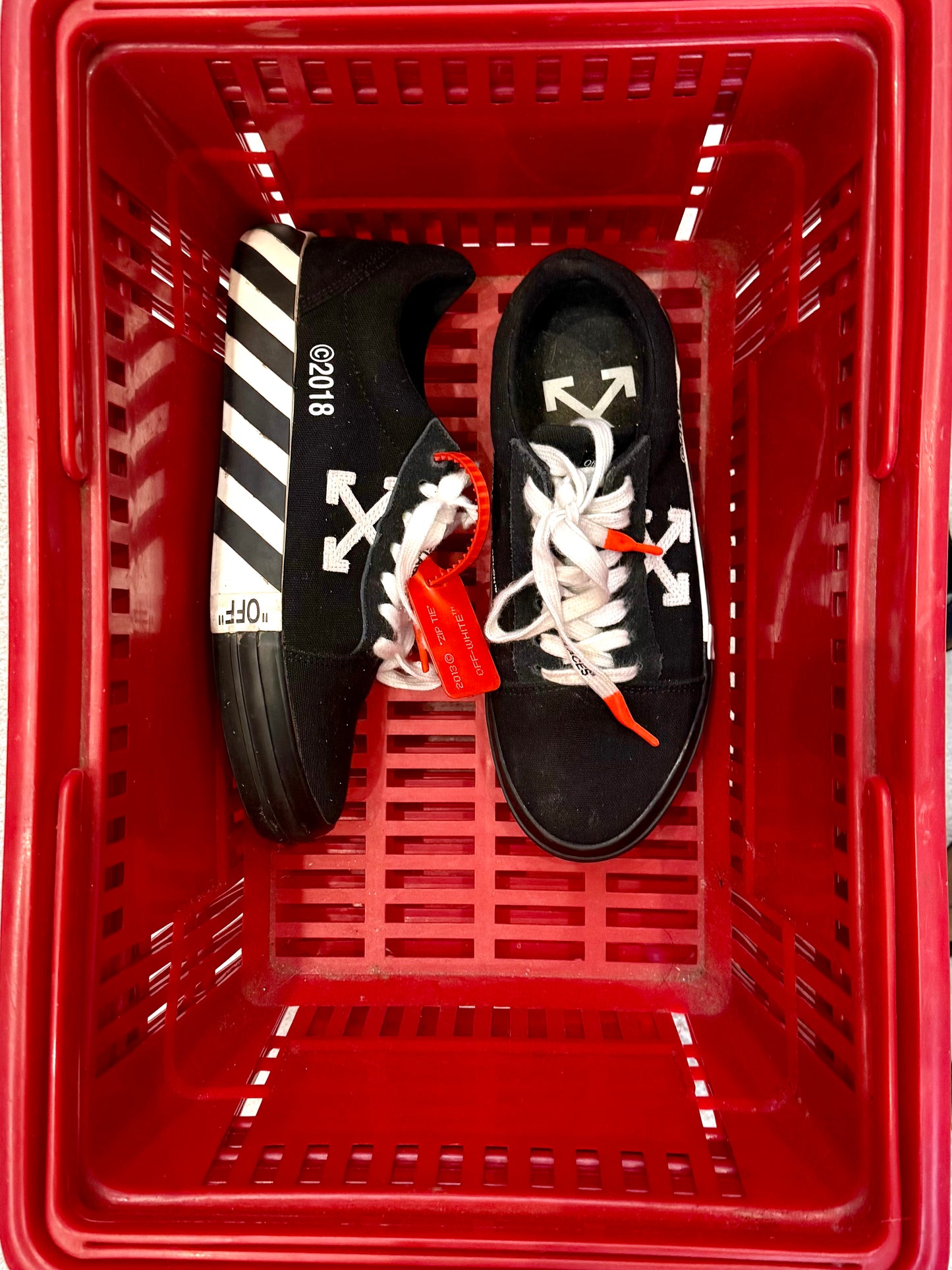 Pre-Loved 2018 Off-White Vulc Low Top Black Sneakers