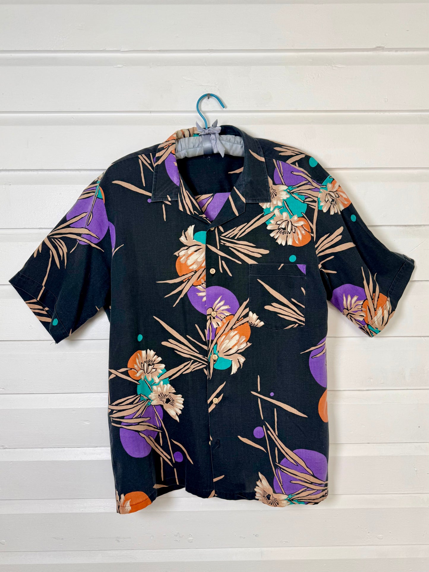 Vintage 1980s Black and Purple Hawaiian Shirt