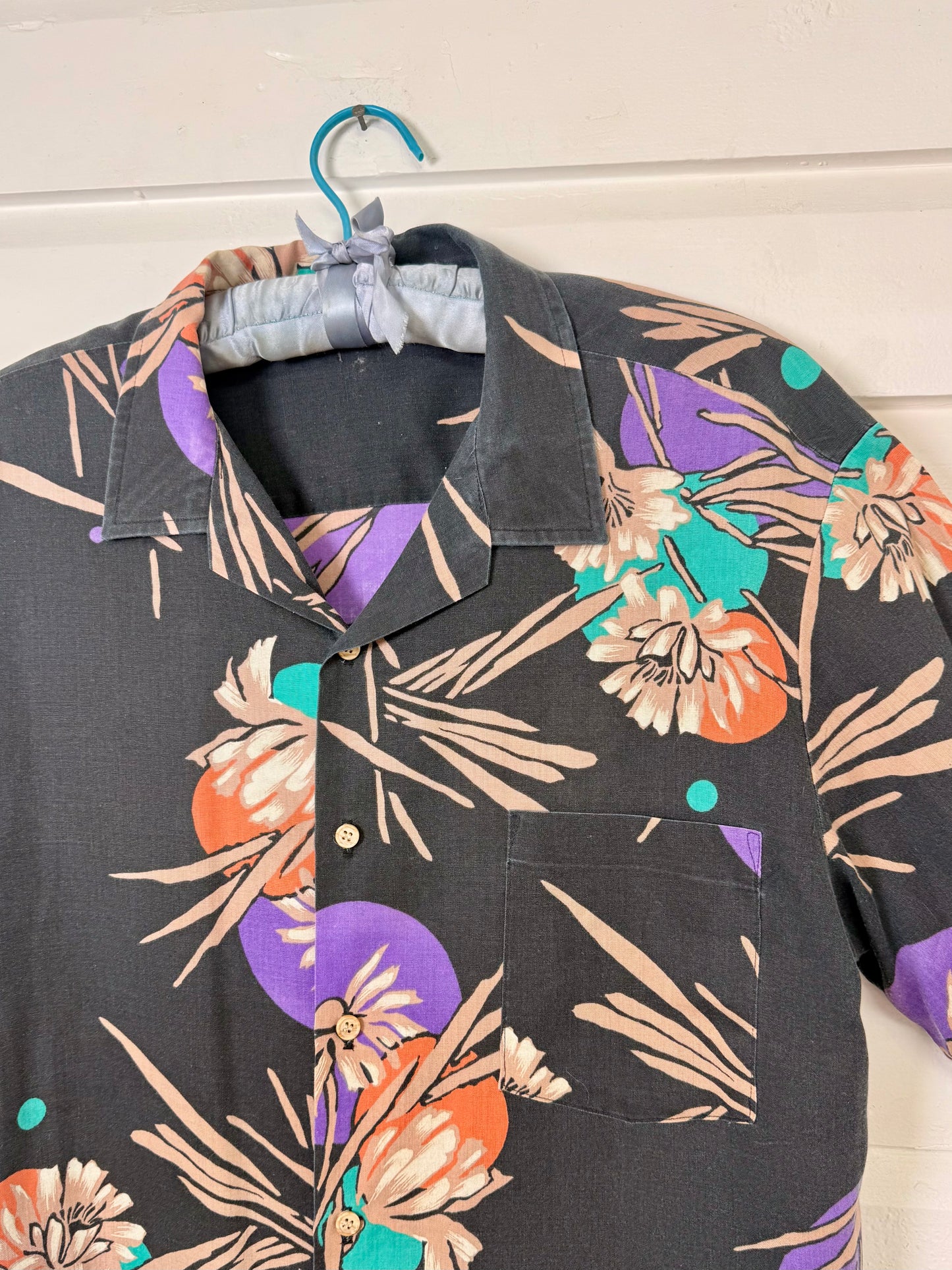 Vintage 1980s Black and Purple Hawaiian Shirt