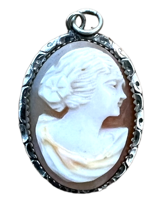 Vintage Cameo Charm