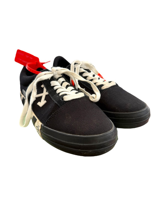 Pre-Loved 2018 Off-White Vulc Low Top Black Sneakers