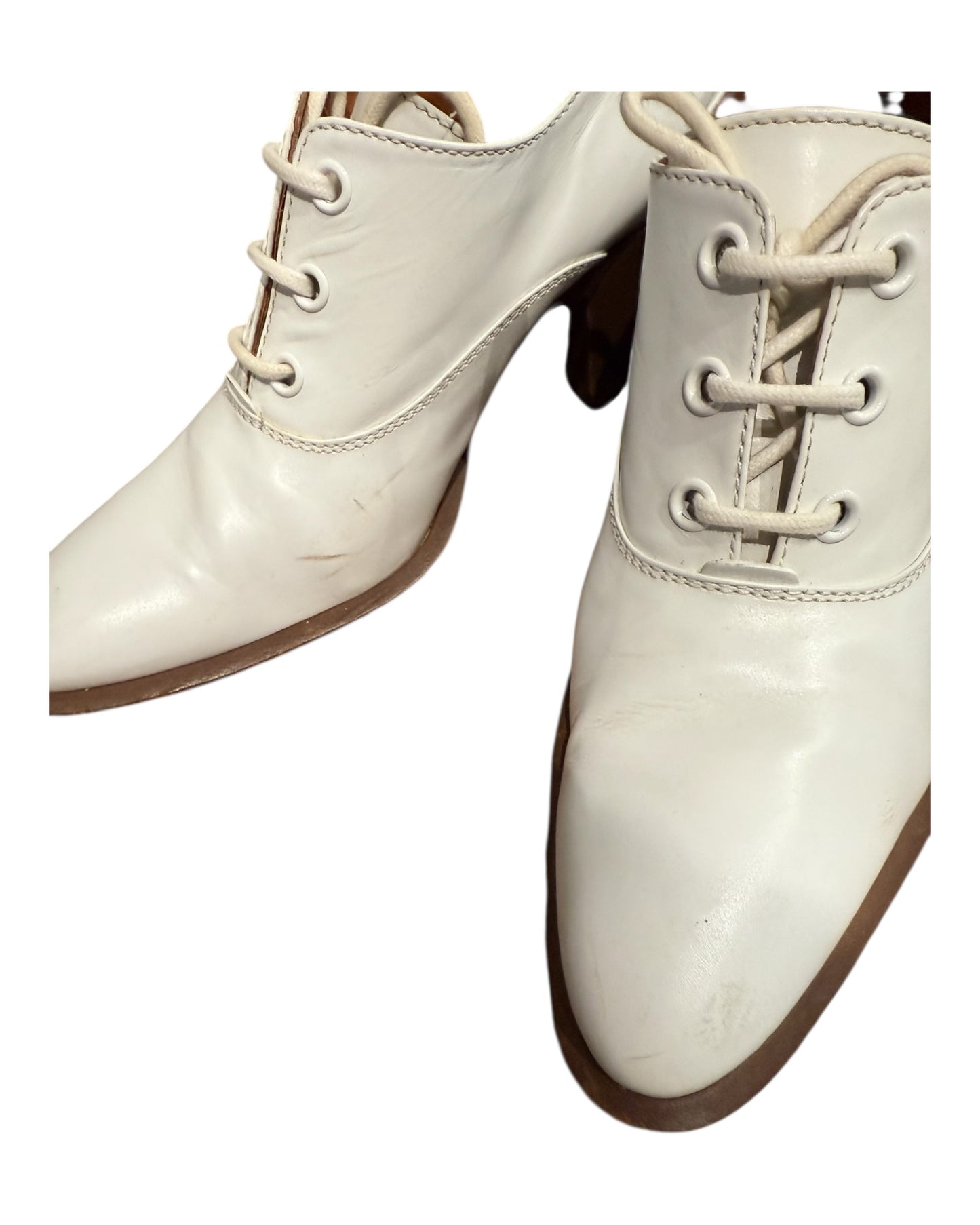 Pre-Loved Céline White Oxford Heels