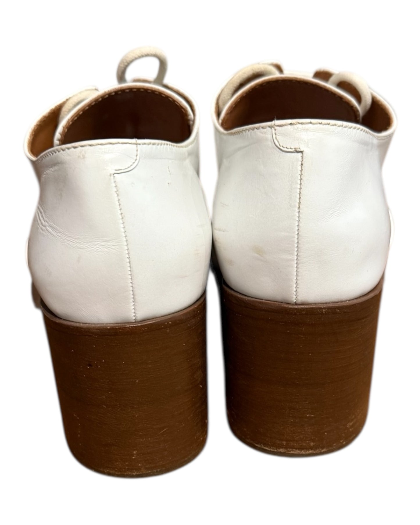 Pre-Loved Céline White Oxford Heels