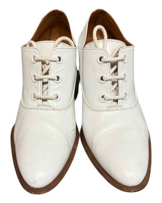 Pre-Loved Céline White Oxford Heels